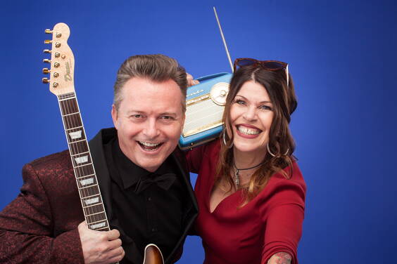 Wir sind die Original Live Oldies Cover & Partyband für Ihren Anlass. Wir spielen 50/60/70iger Jahre Musik. Rock`n Roll, Western, Country, Blues, Soul. Wir spielen an Ihrem Firmenanlass, Hochzeit, Geburtstag oder Konzertant an Ihrem Kulturanlass.