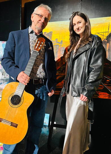 Seit 2013 sind Vio La & Andy gemeinsam unterwegs und begeistern das Publikum mit ihren Darbietungen. Dies hat Vio La dazu bewogen vermehrt auf die Karte Musik zu setzen. So arbeitet sie heute neben ALD auch in anderen musikalischen Projekten. Um den Kunden aber weiterhin dieses Projekt anbieten zu können, auch wenn Vio La besetzt ist, hat Andy Topsängerinnen aus der Schweiz und dem Ausland verpflichten können, die in der Lage sind die Vielseitigkeit und Emotionalität des Duos aufrecht zu erhalten. Gerne stellen wir Ihnen hier die am häufigsten gebuchten Sängerinnen neben Vio La vor.