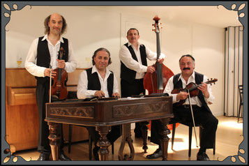 Vier Ungaren und ein Schweizer bilden das Ensemble „Combo Tzigane“