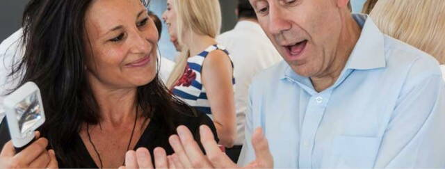 Ideal für: Firmen-Events & TeameventsPrivate Feste, Geburtstage, HochzeitenMessen, Märkte & Festivals Kundengeschenke oder VIP-Lounges​​​ Besetzung & Format (Flexibel & skalierbar für jeden Anlass)