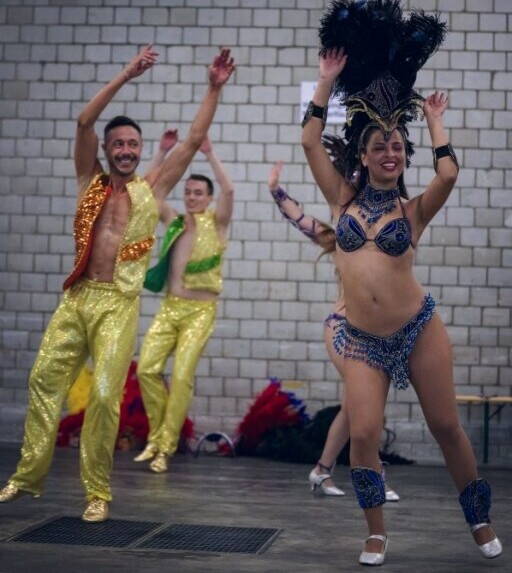 Die Shows sind ab 1 bis zu 12 Tänzerinnen möglich