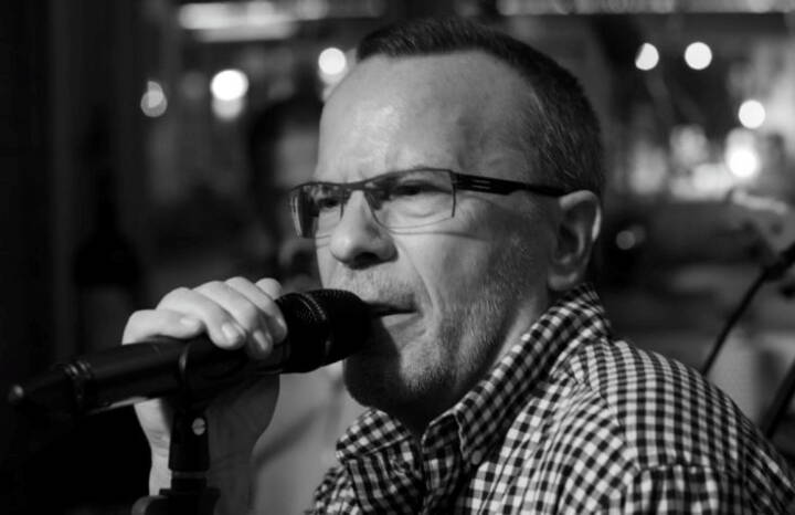 Die Band Supersonic, die Coverband für Blues, Rock und Funk, spielt Klassiker von A wie Aerosmithbis Z wie ZZ Top und zwar immer mit Ueberschall!Wer unsere Liebe für die schnellen Rhythmen und treibenden Sounds der 60er bis 90er teilt und dazu auch noch eine energiegeladene Show erleben möchte, kommt bei Supersonic garantiert auf seine Kosten. Die Show begeistert durch Präzision, Virtuosität und der Interaktion mit dem Publikum. Groove der in die Beine geht und die Songs zum Schwingen bringt!Ehrliches Handwerk, eine unverbrauchte Spielfreude und eine riesige Portion Herzblut fliessen in den knackig, präzisen Sound von Supersonic. Supersonic ist die ideale Wahl für jeden Event!Unser Repertoire von 120 min. kann in max. 3 Sets an einem Abend aufgeteilt werden. Je nach Anlass und Wunsch des Kunden.