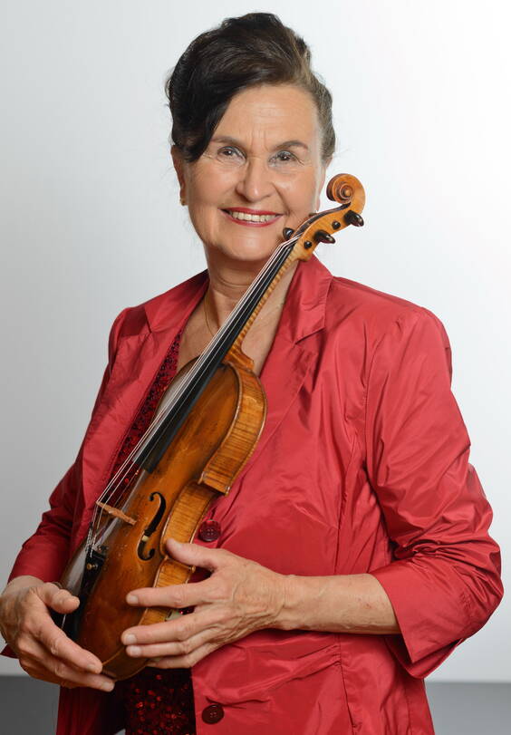 Die Musiker, alle mit klassischer Ausbildung, sind bekannt für ihren gepflegten Ton.