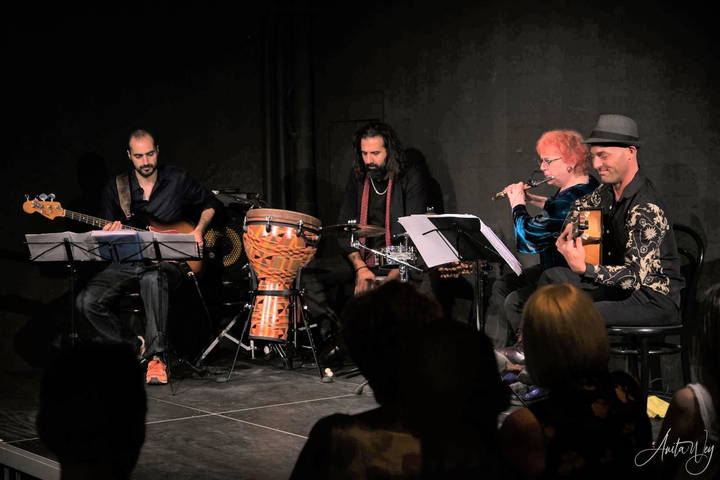 Flamenco-Gitarre Solo Nick Perrin untermalt Ihren Anlass mit spanischen Gitarrenklängen.