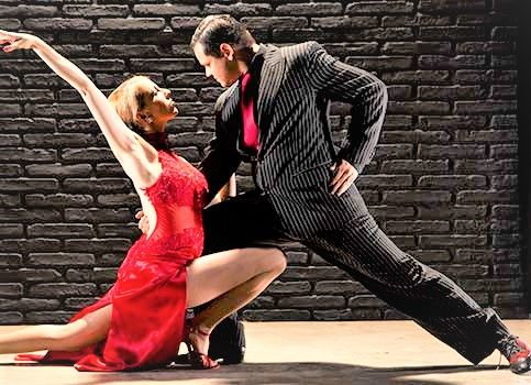 Heute gilt die lebensfrohe Milonga als Vorläuferin des eigentlichen Tango Argentino