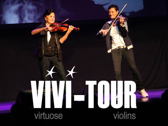 Die Show begeistert durch Präzision, Virtuosität und der Interaktion mit dem Publikum. Los geht’s! Flexibilität für jeden EventUns kann man bereits zu zweit im Duo buchen. Besonders zieht aber unsere Madame M mit Gesang und Tanz. Unsere Flexibilität an den Events erlaubt es, auch in grosser Besetzung aufzutreten. Die SWISS FIDDLERS sind die ideale Wahl für unterschiedlichste Events. 