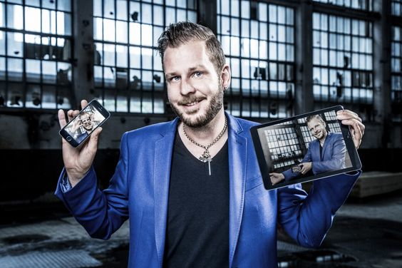 Ricky Sieber ist der erste iPad Zauberer der Schweiz