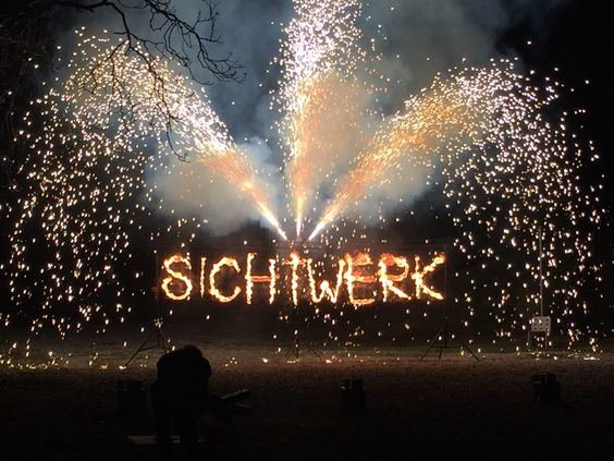 Pyrotechnische Höhepunkte machen eine Feuershow spektakulär und einzigartig